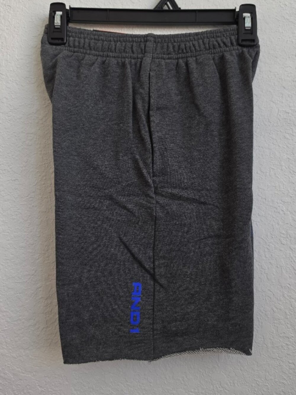NWT ANDI boy's basketball shorts. SIZE S (6/7).